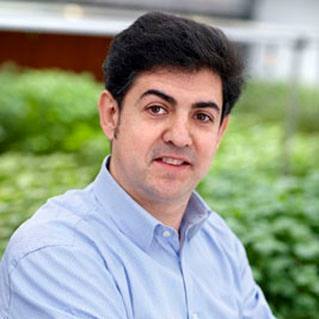 Roberto J. Ruiz Santos